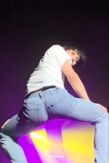 CIX - Jinyoung ass/booty/butt & thighs. 