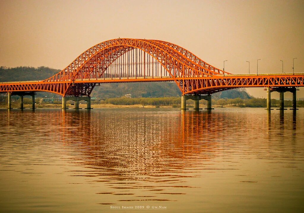 Сколько ушло металла на мост красный дракон. Красный мост в Сеуле. Banghwa Grand Bridge. Мост красный дракон. Мост красный дракон протяженность.