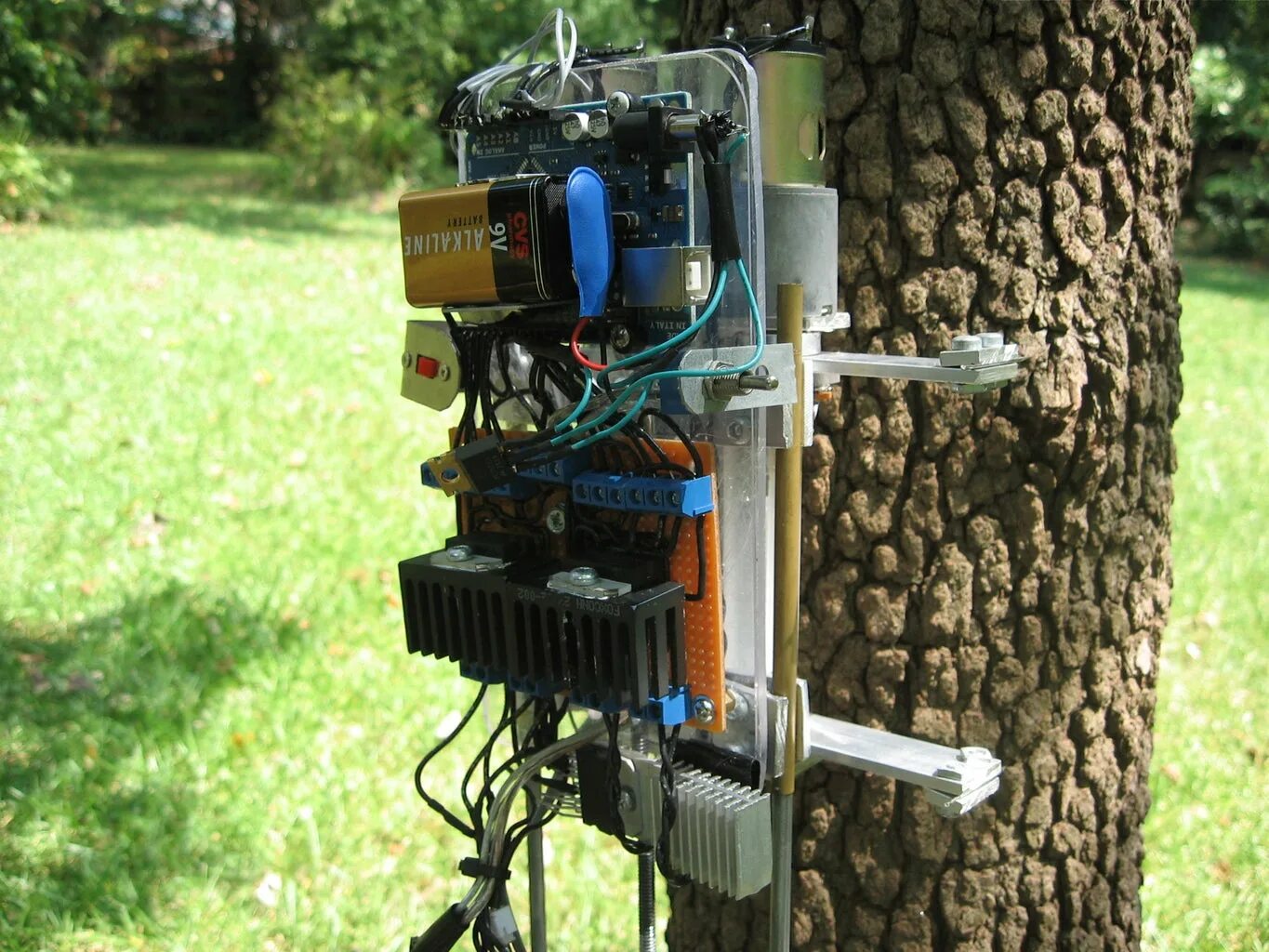 Robot tree