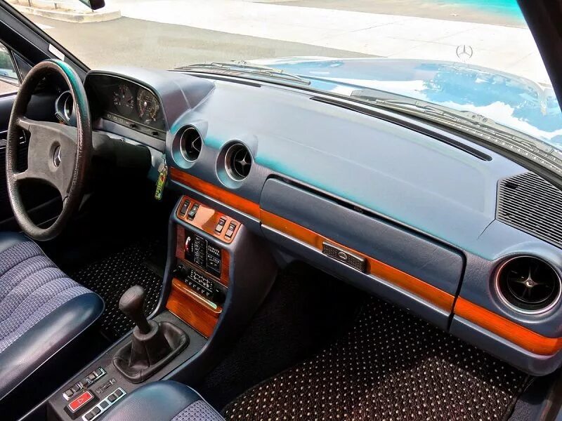 w123 и велюровые салоны - DRIVE2