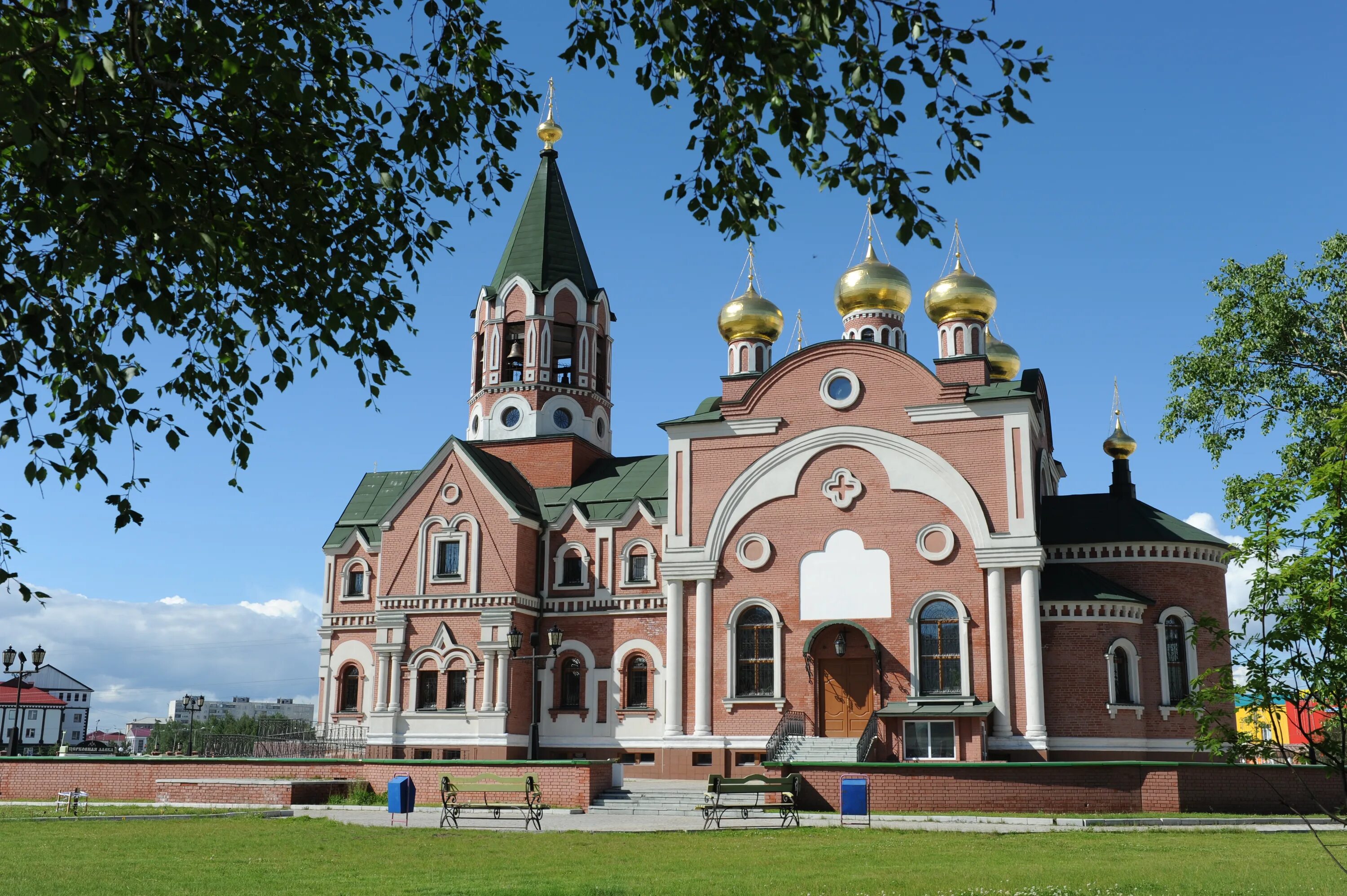 мегион храм покрова божьей матери. храм мегион. мегион новый храм. храм мегион. храм преподобномученицы елисаветы мегион.