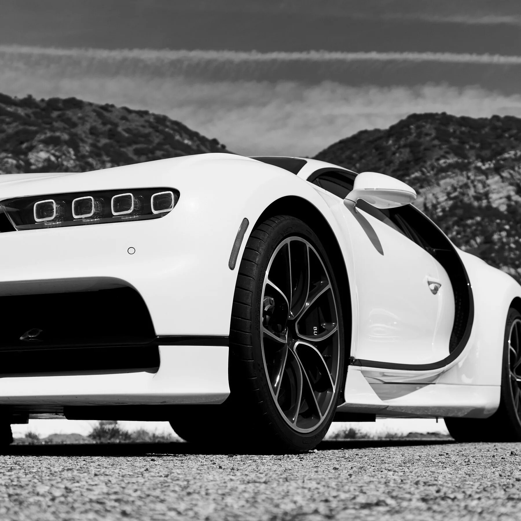 Bugatti 25. Bugatti Chiron. Бугатти белая. Бугатти белая новая. Bugatti Veyron тонированная белая.