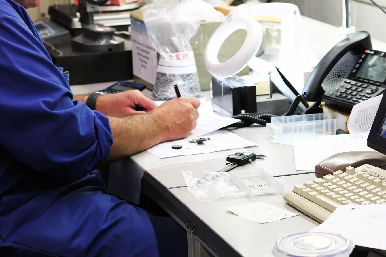 Осуществлено контроль качество продукции. Контроль качества. контроль качества продукции. контроль качества изделия. отк контроль качества готовой продукции.