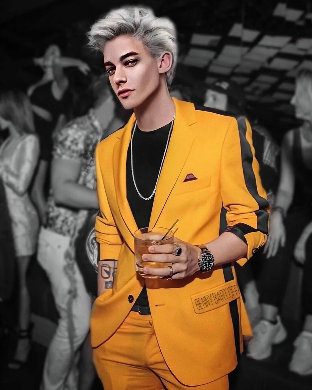 Клуб романтики рожденная луной бенни. Бенни барт клуб романтики. Бенни бард. Бенни барт. Бенни барт клуб романтики.