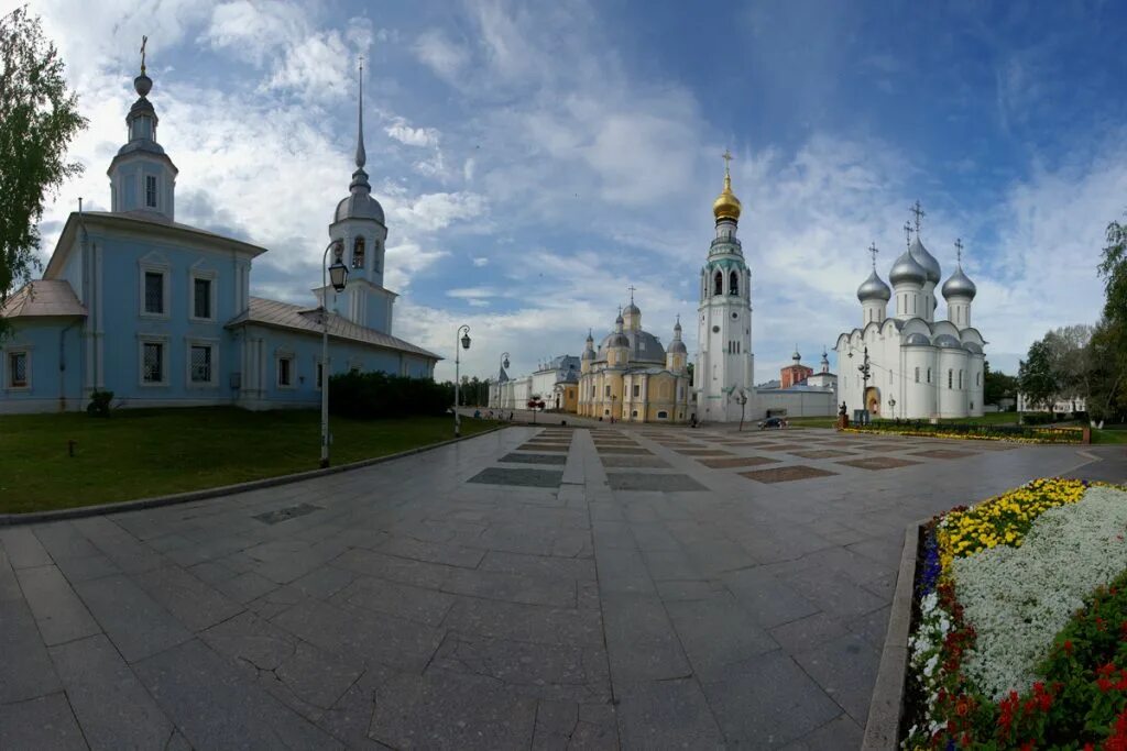 Соборная горка Череповец. Вологда Череповец Соборная горка. Сквер на Соборной Горке Вологда. Соборная горка Вологда река.