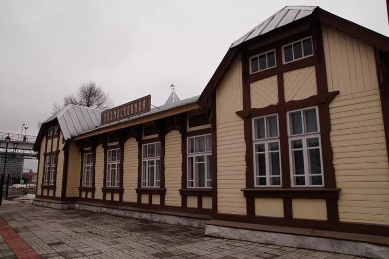 Плакаты в метро москвы. Московский вокзал метро. Станция музейная. Музей транспорта москвы. Станция метро кировский завод спб.