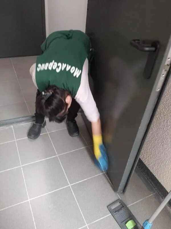 Уборка подъездов. Уборка парадных. Уборщик подъездов. Уборка парадных. Уборка парадных.