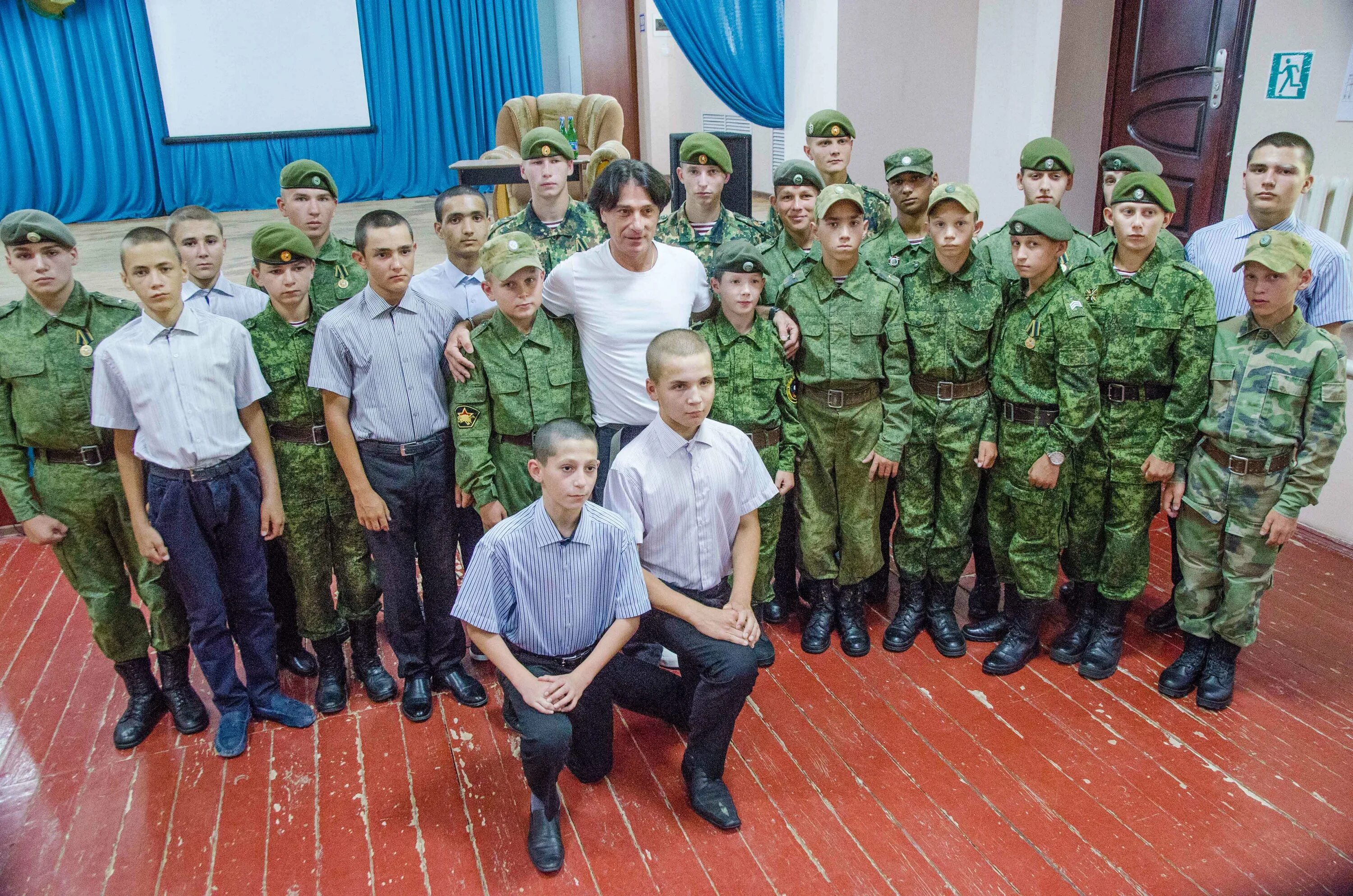 Специальные общеобразовательные школы закрытого типа. Специальные общеобразовательные школы закрытого типа. Горнозаводская спецшкола ставропольского. Спец учреждение закрытого типа для несовершеннолетних. Учебно-воспитательные учреждения это.