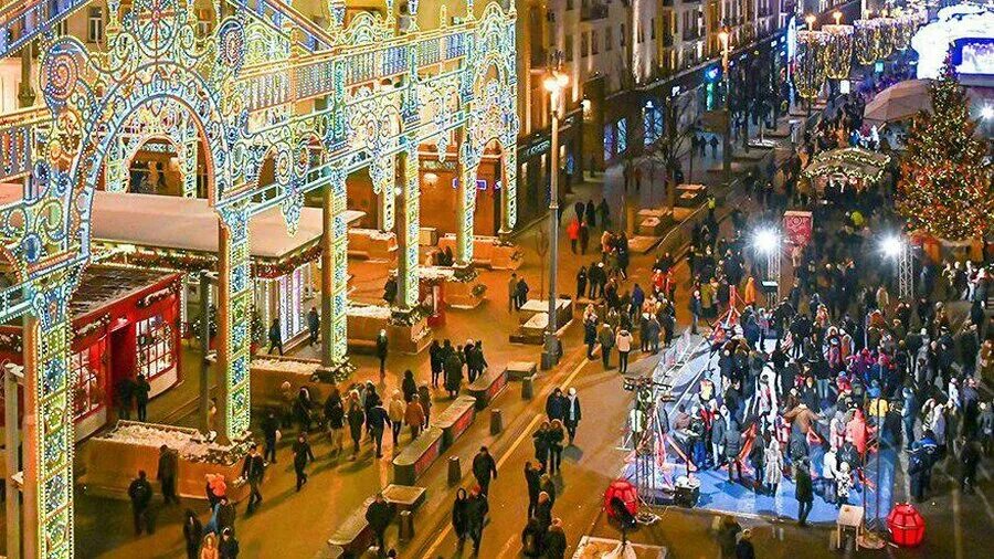 Тверская площадь москва 2022. Путешествие в рождество. Тверская площадь путешествие в рождество. Фестиваль путешествие в рождество тверская улица в москве. Фестиваль путешествие в рождество в москве.