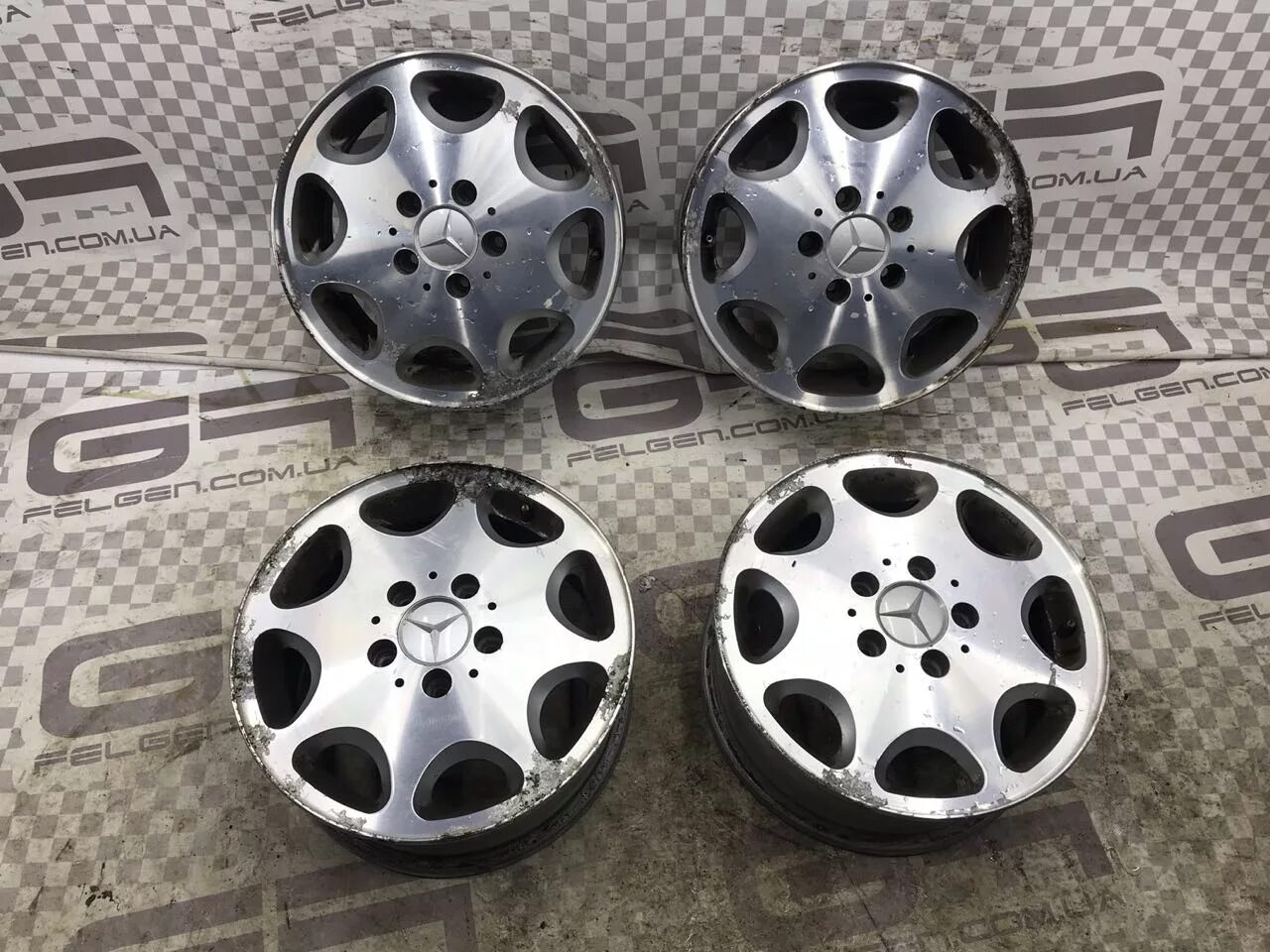 Колпаки на колеса r16 мерседес. Диски 15 мерседес. Диски 15 мерседес. Диски мерседес r16 123 кузов. Диски мерседес r15.
