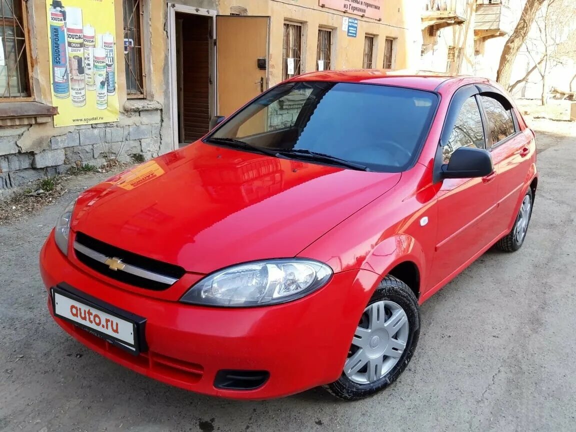 Chevrolet Lacetti красный. Шевроле Лачетти 2010 хэтчбек. Шевроле Лачетти хэтчбек 1.4 красный. Chevrolet Lacetti хэтчбек красная. Цвета шевроле лачетти хэтчбек