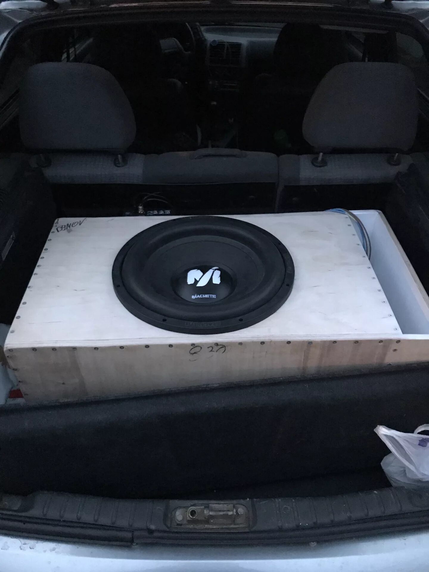 Саб 2112. Саб 2112. Саб 2112. Сабвуфер в багажнике 2112. Саб 2112.