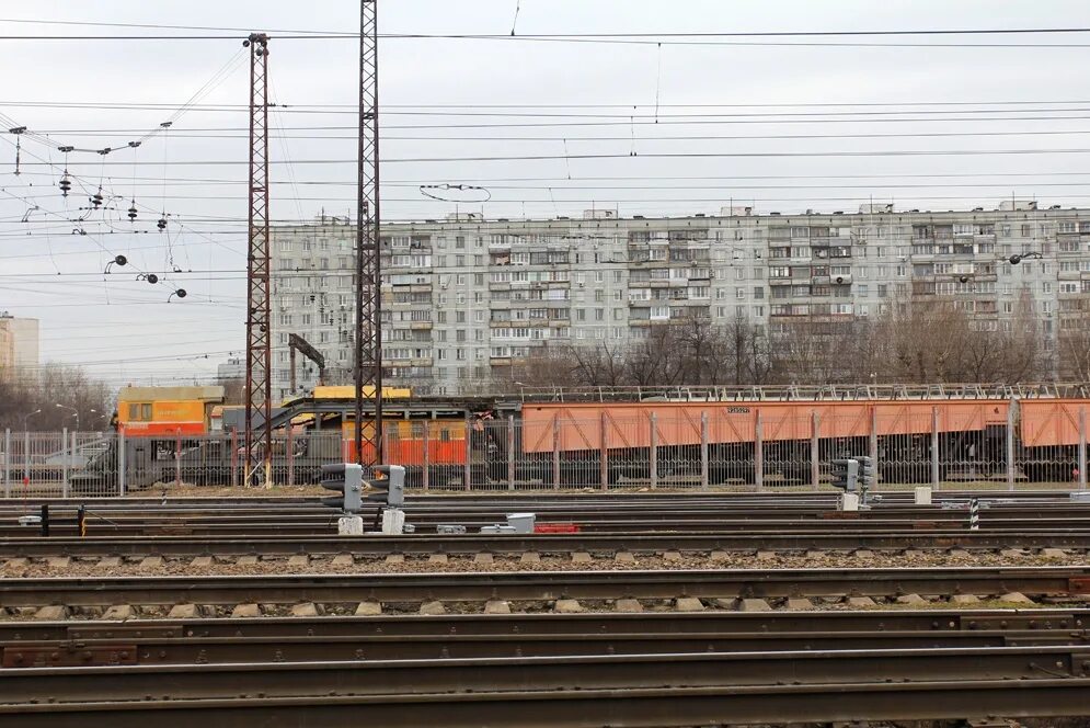 Царицыно 3 платформа. Жд станция бирюлево товарная. станция бирюлево пассажирская. станция бирюлево товарная пути. бирюлёво-пассажирская 2 платформа 3 путь.