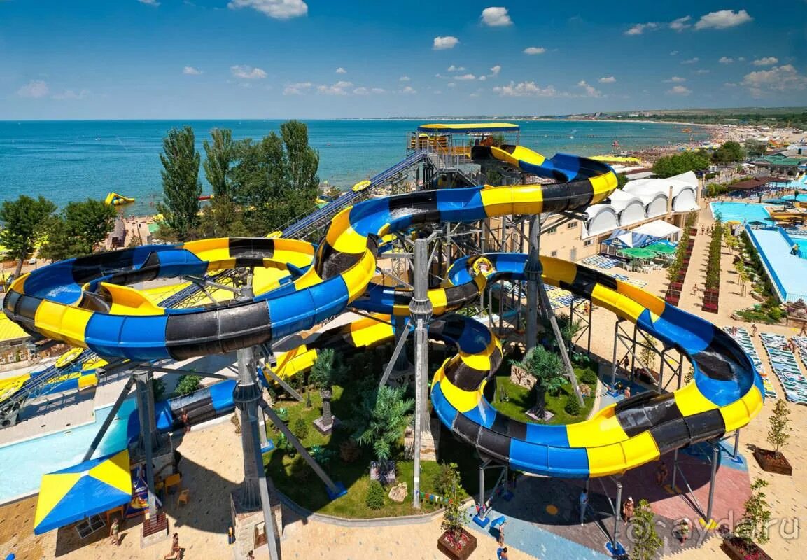 Куда сходить где отдохнуть. Курорт архипо осиповка. Дисней парк в сочи. Злотой пляж анпа аквапарк. Куда сходить где отдохнуть.