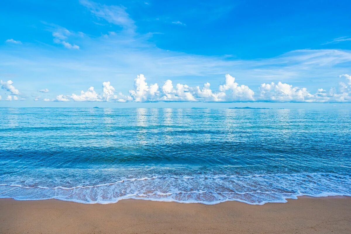 Самое голубое море россии. Море. Море пляж. Море фото. Морской пляж.