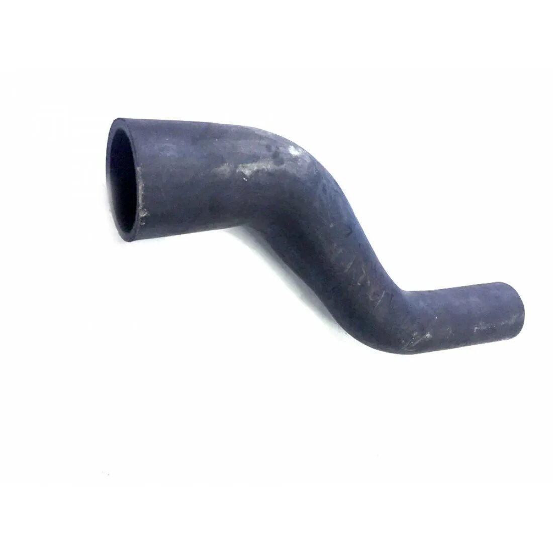 Изогнутый патрубок на т 130. Патрубок изогнутый. Патрубки изогнутые. Патрубки изогнутые. Шланг силикон 20 мм 90 градусов.