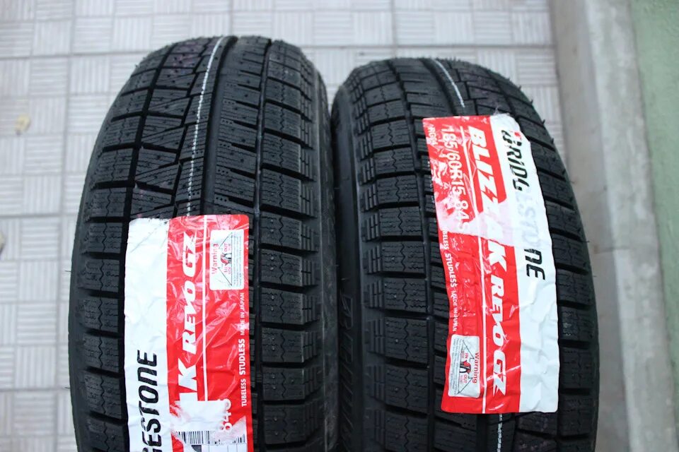 Близак айс. 205 65 15 Bridgestone Blizzak Revo GZ. Bridgestone Blizzak Revo GZ 205/65 r15. Bridgestone Revo GZ 195/65 r15. Бриджстоун Рево GZ 205/55 r16.