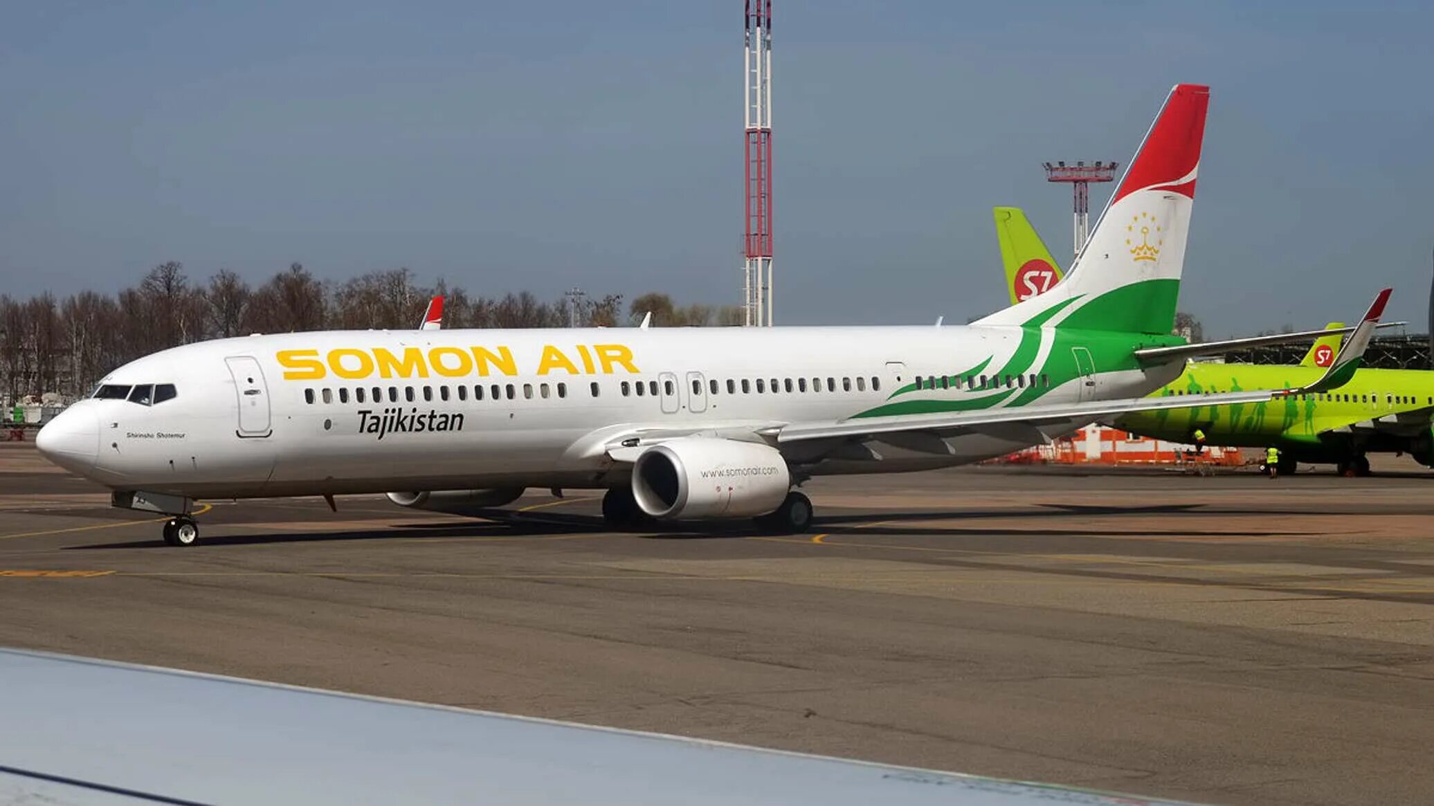 Сколько лететь до душанбе. Чартерный рейс somon air таджикистан душанбе. самолет сомон эйр душанбе. рейс сомон эйр душанбе. самолёт tajik air 737.