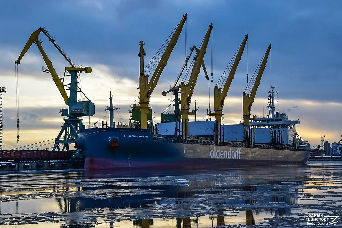 Морской порт санкт-петербург. Грузовой порт санкт-петербург. Морпорт санкт-петербург. Сайт порт санкт петербург. Сайт порт санкт петербург.