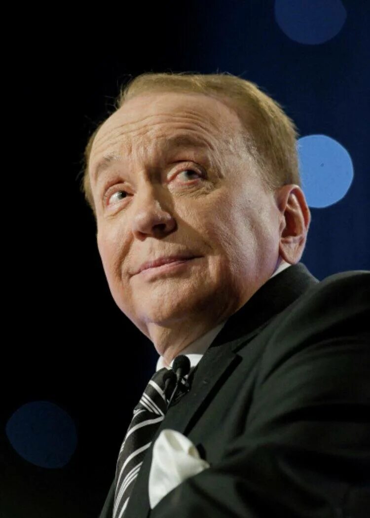 Сколько лет александру васильевичу