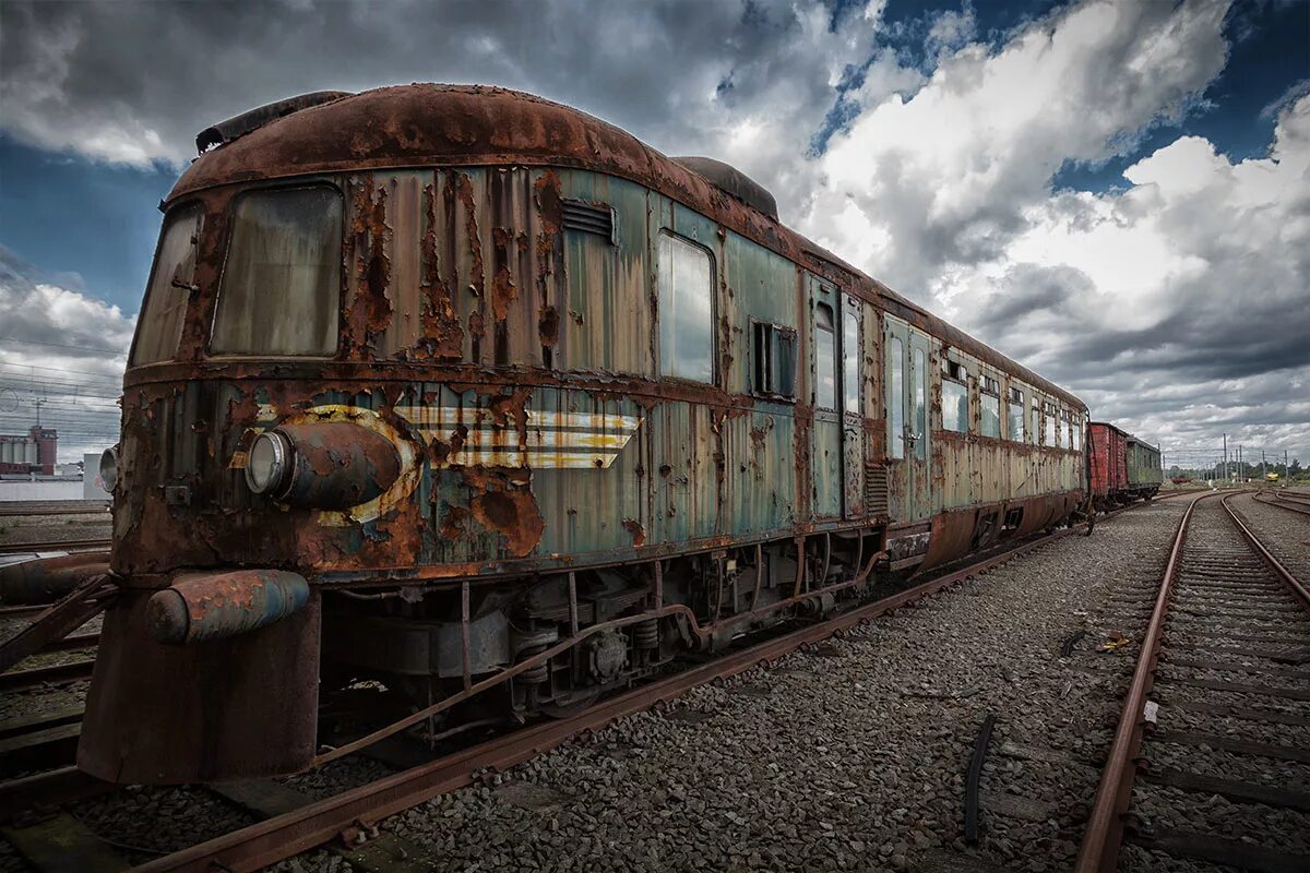 Заброшенные поезда. Заброшенные поезда чзо. Заброшенные электрички. Заброшенный икарус. Янов депо.