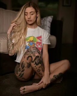 8. r/Hotchickswithtattoos. 