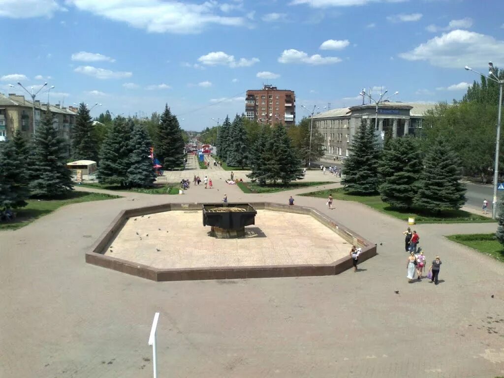 горловка площадь победы. горловка донецкая область площадь победы. площадь горловки донецкой области. площадь города горловка. горловский фонтан.
