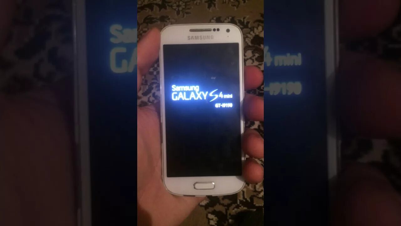 Самсунг включается. Не включается самсунг галакси. Samsung включение. Самсунг не включается. Телефон мигает и не включается