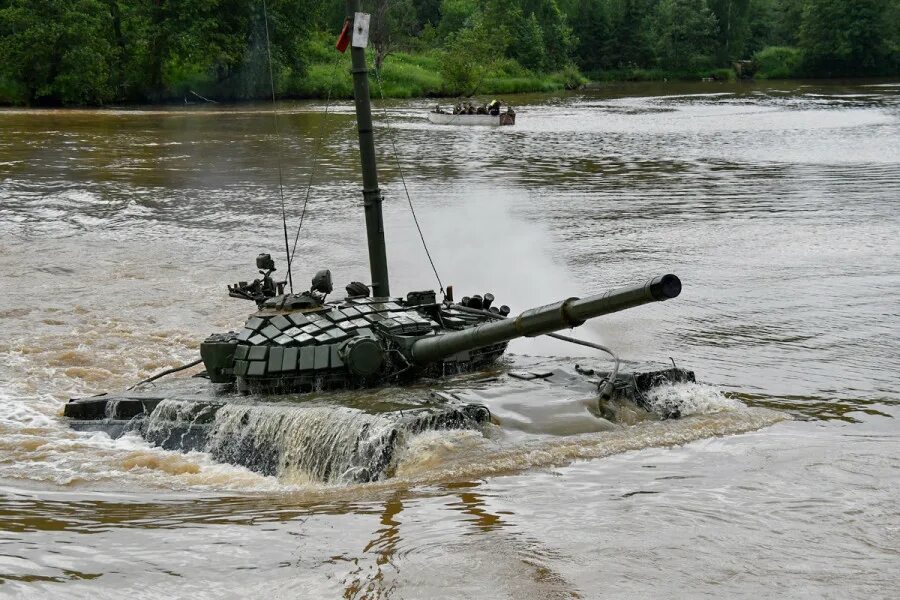 Т-72 ОПВТ. Т-72 подводное вождение. Подводное вождение танка т 80. Вододром Гвардейское.