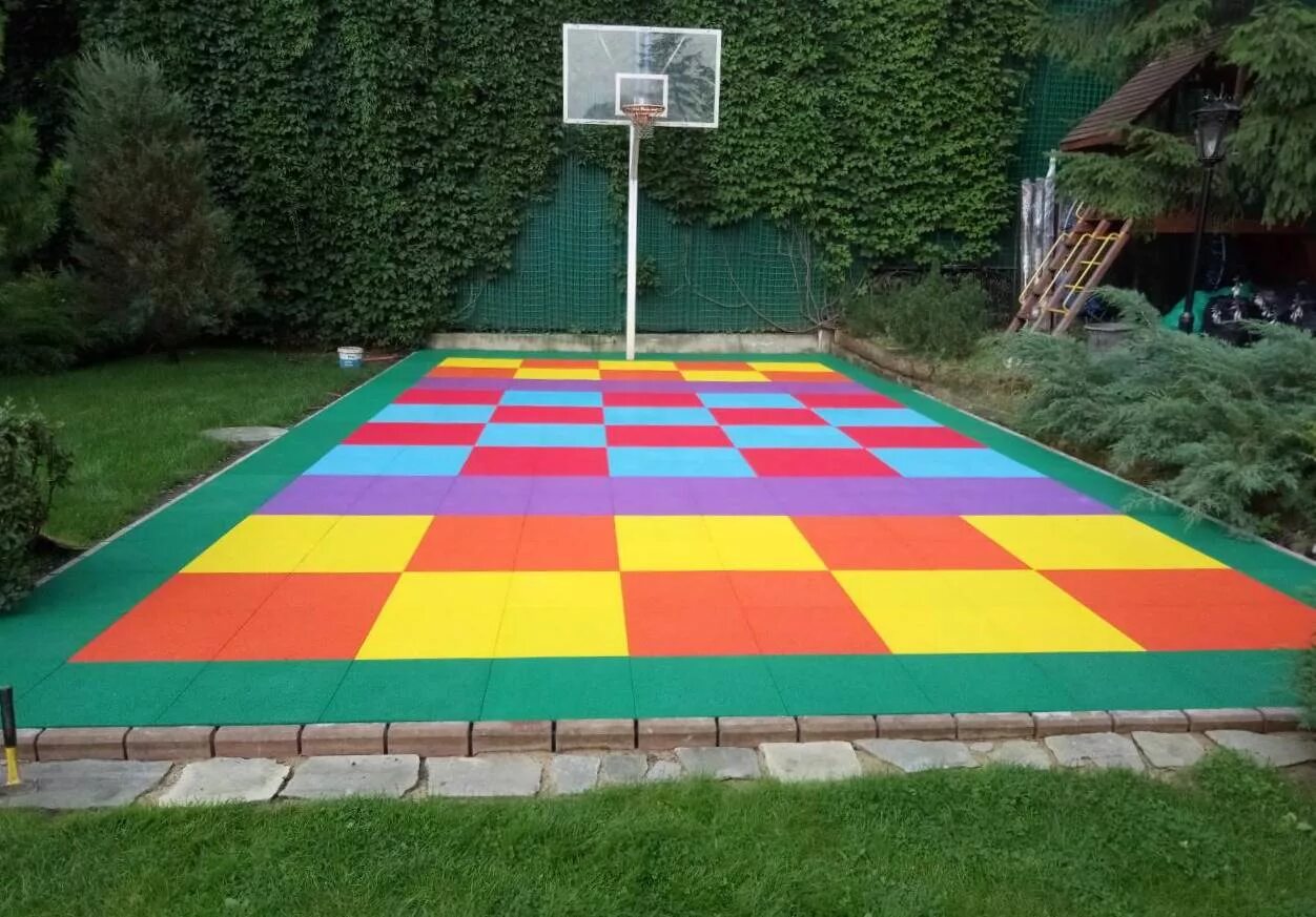 Лестничная площадка лп28. Площадка из железобетонных плит. Бетонная площадка на даче. Плита площадки. Резиновое покрытие для спортивных площадок.