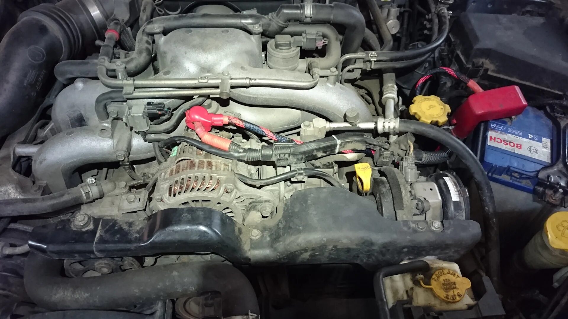 Подкапотка legacy b4. Троит субару легаси. Legacy 2. Subaru outback bp под капотом. Субару легаси б4 замена свечей.