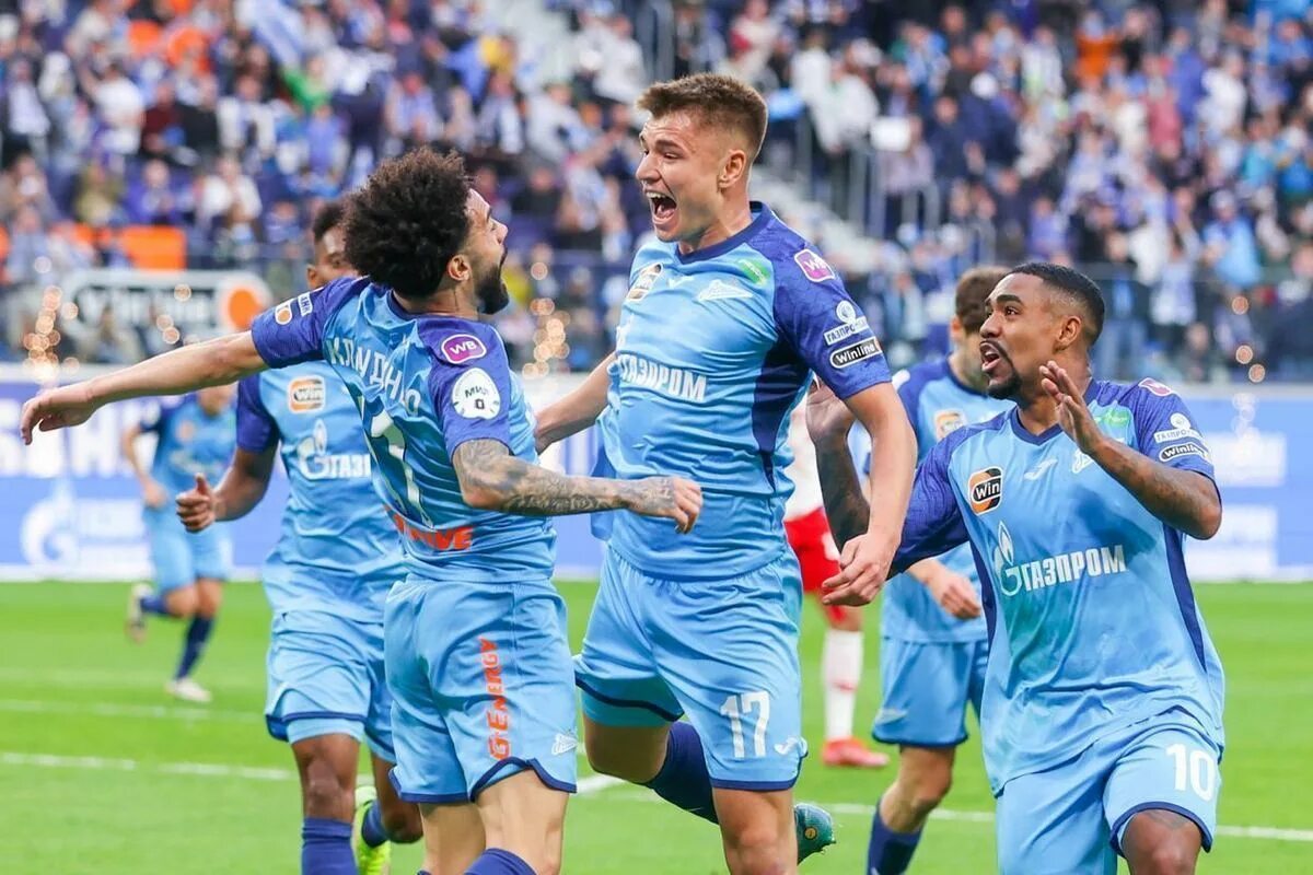 Футбольный клуб зенит. Сочи зенит 1-1. Как сыграл зенит санкт петербург. Футбол зенит динамо. Фк зенит 2018 2019.