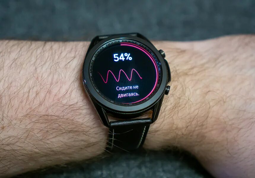 Как измерить давление galaxy watch. Часы самсунг с кардиограммой. samsung galaxy watch 3 измерение давления. измерение давления на часах samsung watch 3. фото кардиограммы с часов самсунг.