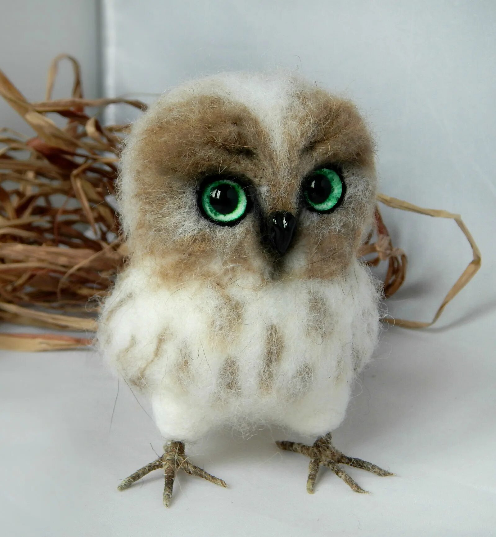 сова шерсть носки. весна хороша носки сова шерсть. валяная игрушка сокол орел. брошь сова валяние. сова валяние.