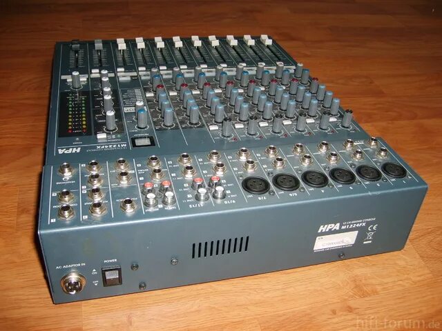 Микшер behringer eurodesk sx2442fx. Alesis studio 12r. Микшерный пульт yamaha emx-5000. Alesis multimix 6fx. Микшерный пульт alesis.