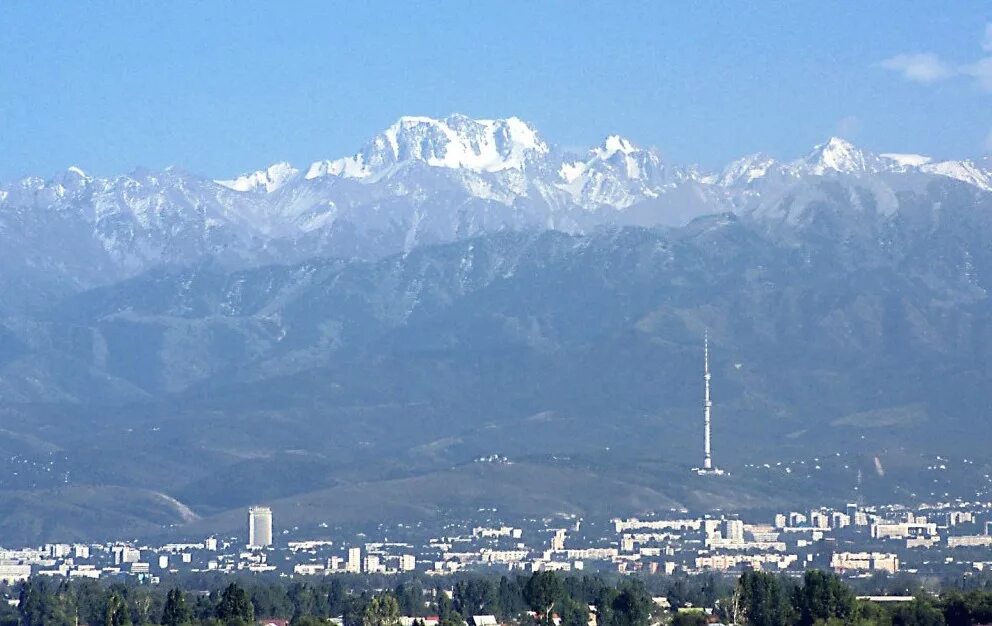 Am almaty. Алма-Ата Казахстан. Алма Ата горы. Гора Талгар Казахстан. Алма Ата город в горах.