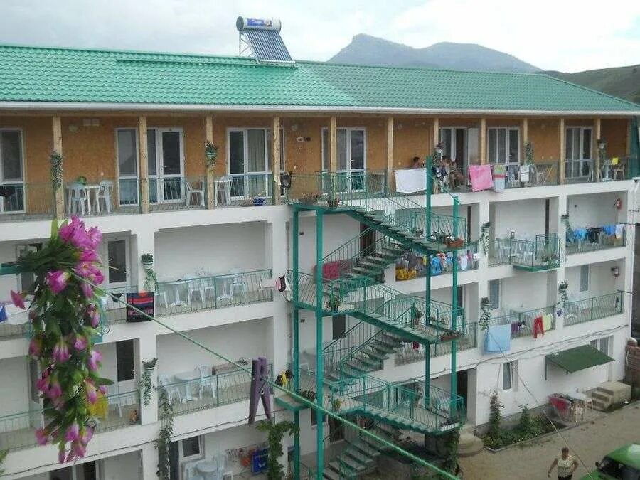 Отель раатлан в судаке. Судак улица ешиль ада. Раатлан судак. Гостевой дом раатлан судак. Гостевой дом раатлан судак.