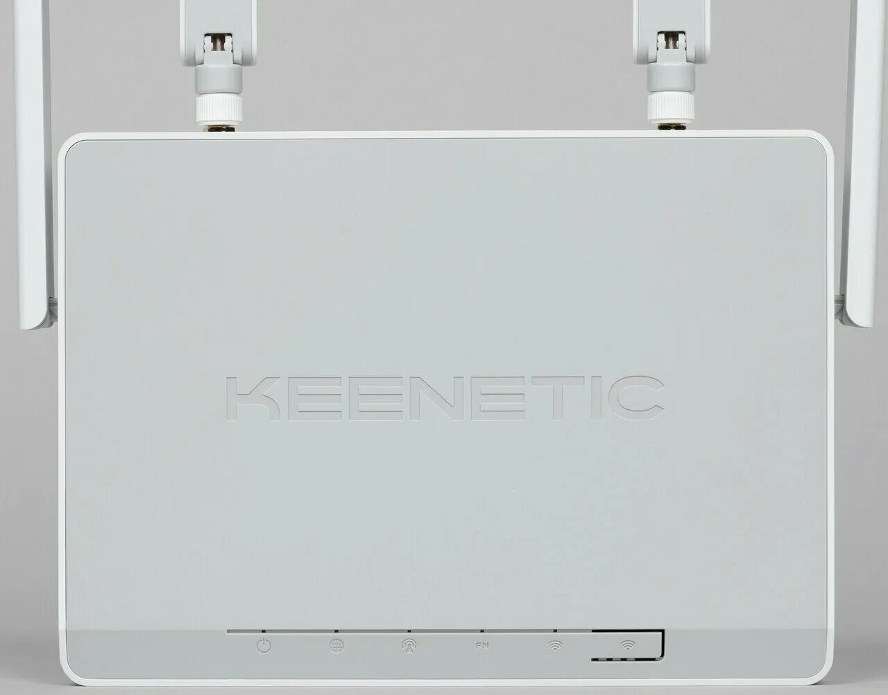 Hero 4g kn 2310. Keenetic Hero 4g ac1300. Роутер Keenetic Hero 4g. Kn2210 Keenetic Runner. Wi-Fi роутер Keenetic Hero 4g KN-231.