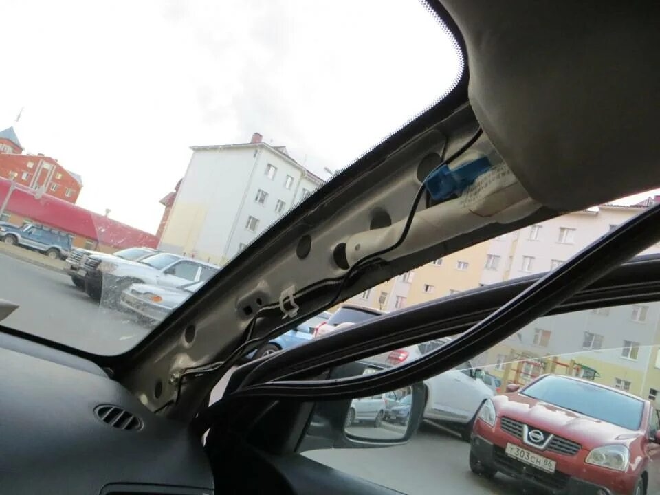 Проложить провод видеорегистратора. Провод для видеорегистратора. прокладка кабеля видеорегистратора в автомобиль камри. прокладка проводов под видеорегистратор. скрытый видеорегистратор в машину.