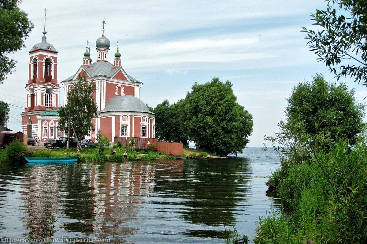 Город переславль залесский. Плещеево озеро Церковь сорока мучеников. Церковь сорока мучеников Переславль. Г Переславль-Залесский Ярославская область. Переяслав Залесский Ярославская область.