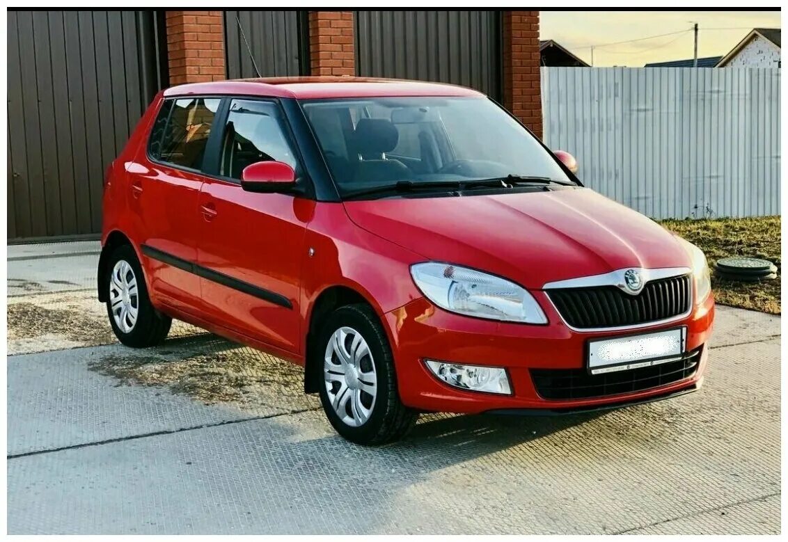 Шкода фабия купить в москве. Skoda Fabia 2. Skoda Fabia хэтчбек II 1.2. Skoda Fabia 2010. Шкода Фабия 1.2 2010.