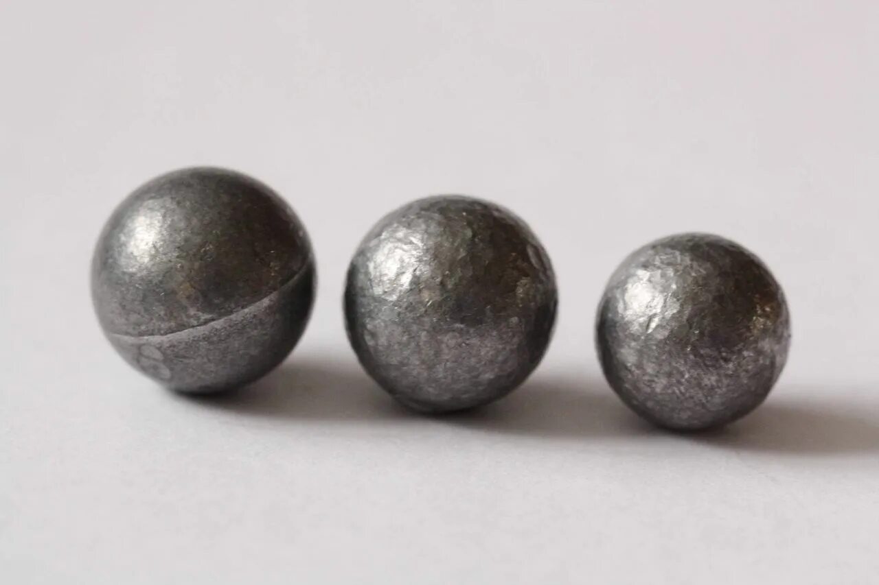 75. Шар из свинца. Колеблющийся свинцовый шарик. Колеблющийся свинцовый шарик. 12 калибр калиберная пуля шар.