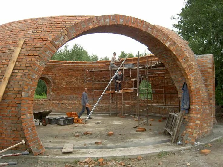Кирпичные круглые дома