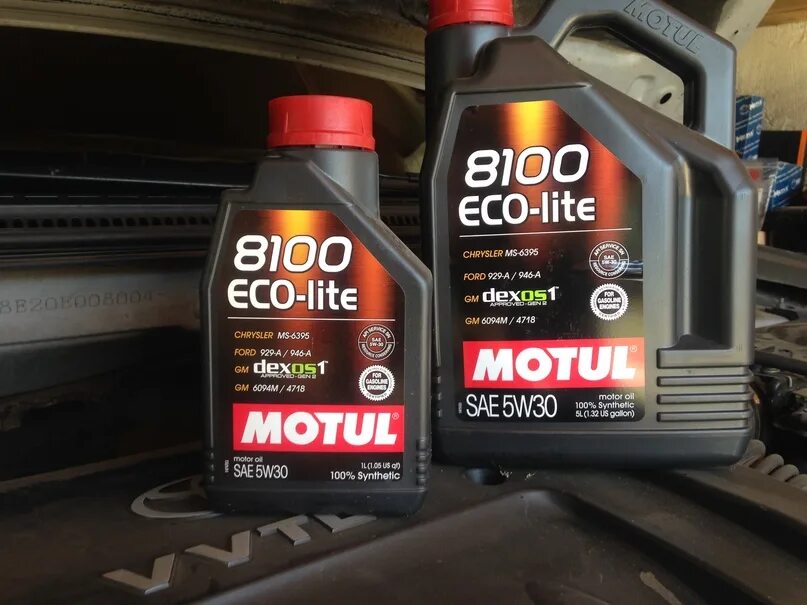 Масло моторное 5w30 eco. Мотюль 8100 Eco-Lite 5w30. Motul 8100 Eco-Lite 5w-30. Моторное масло Motul 8100 Eco-Lite 5w30 5 л. Motul Eco Lite 5w30 5л.