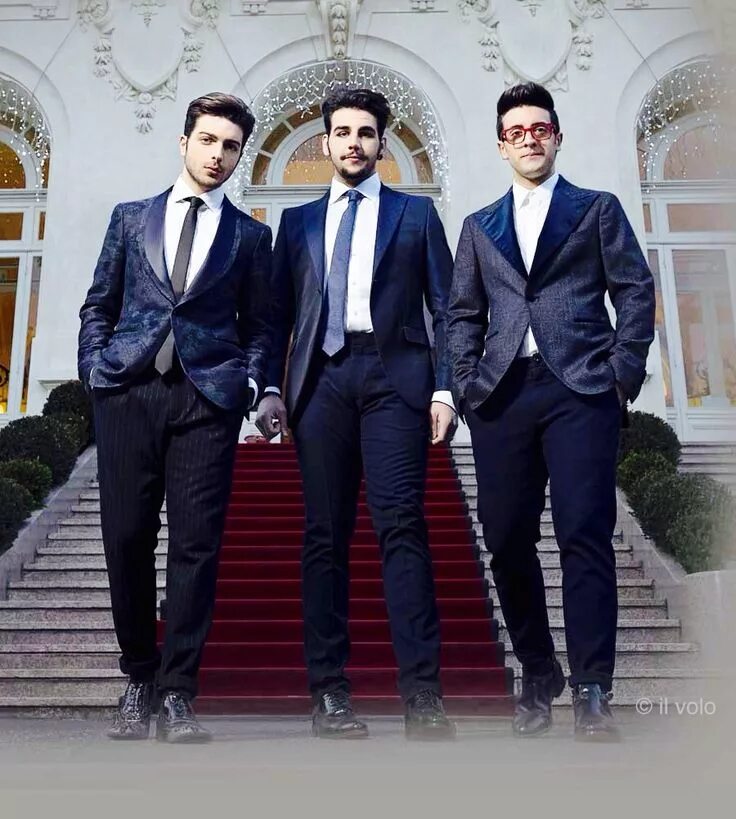 Il grande amore. Группа il Volo. Группа ил воло Италия. Il Volo в костюмах. Il Volo "Sanremo grande Amore".