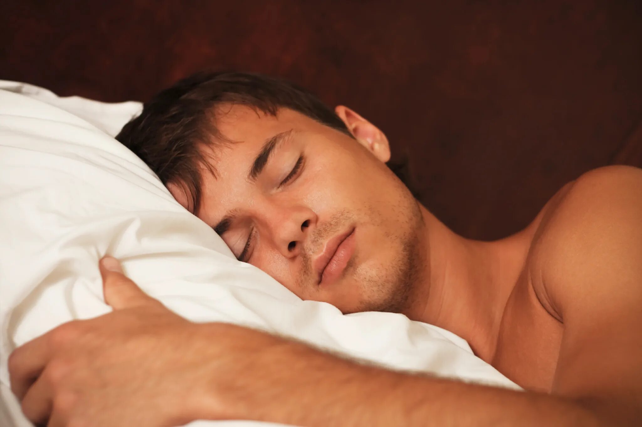 Сон баня к чему снится мужчине. Спящий мужчина. Спящие мужчины.