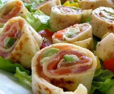 Яичные рулетики с начинкой