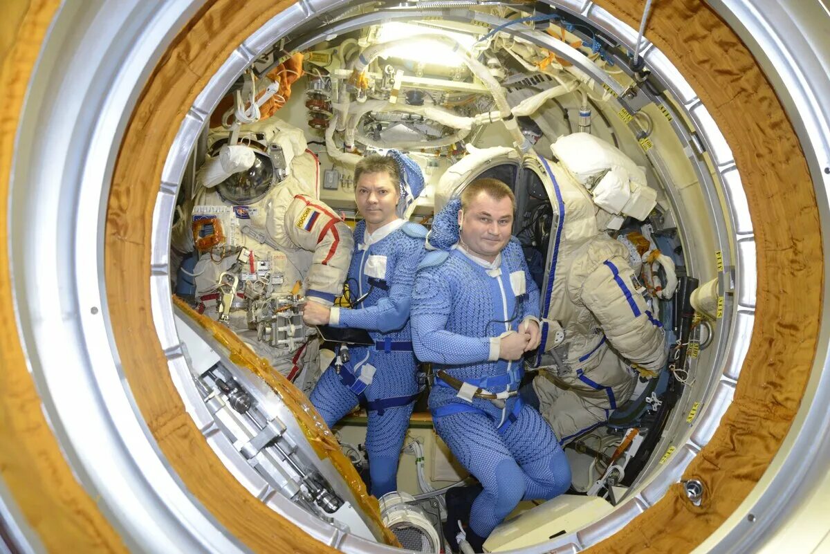 Выход российских космонавтов в открытый космос. Овчинин на МКС.