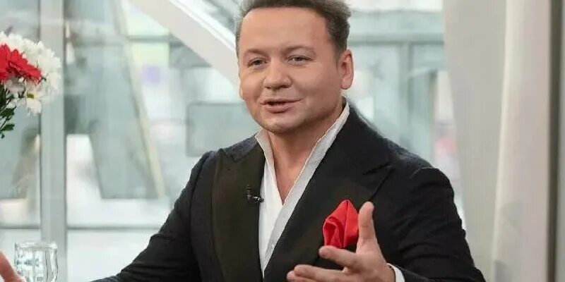 На гастролях в Саратове Александру Олешко подсунули внебрачную дочь - лайфстайл 