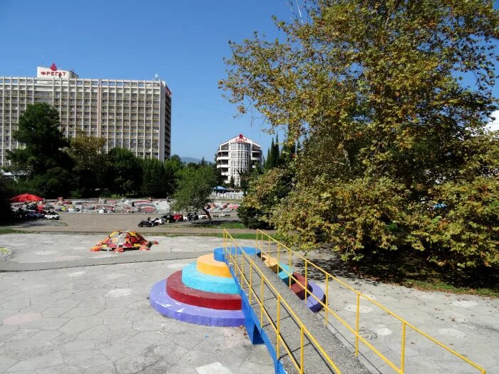 Курортный городок микрорайоны сочи. Адлер Курортный городок. Курортный городок Адлер 2022. Адлеркурорт городок. Курортный городок Адлер ротовируч.